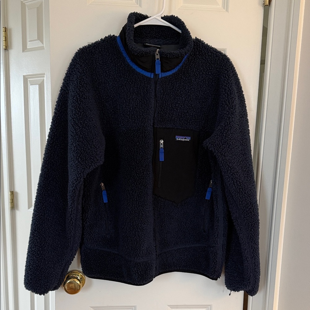 Patagonia Dark Blue and Black Fleece Jacket